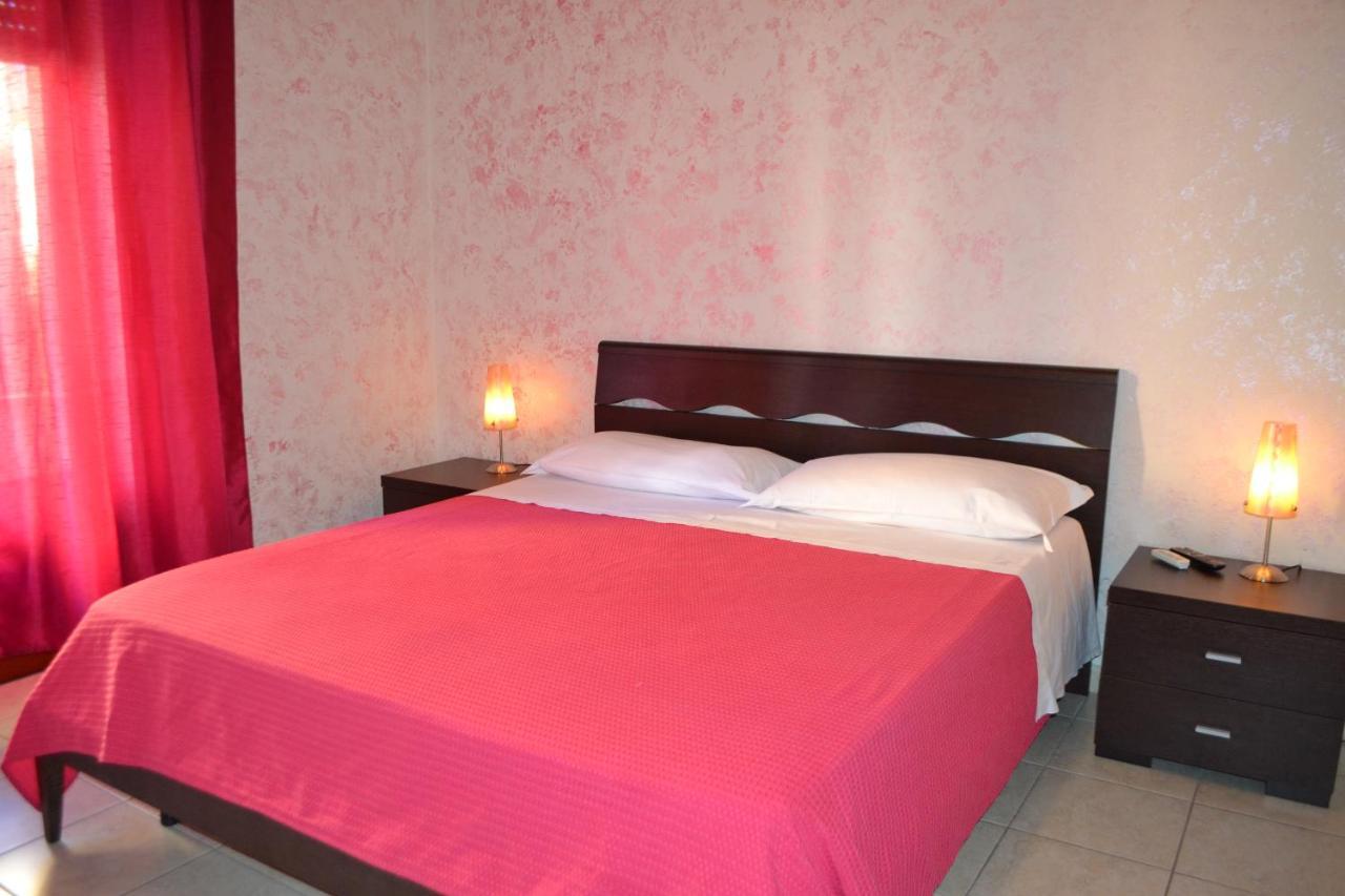 Bed and Breakfast Sa Marina à La Caletta Extérieur photo