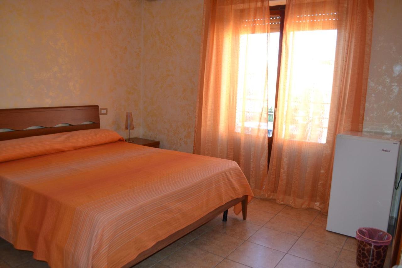 Bed and Breakfast Sa Marina à La Caletta Extérieur photo